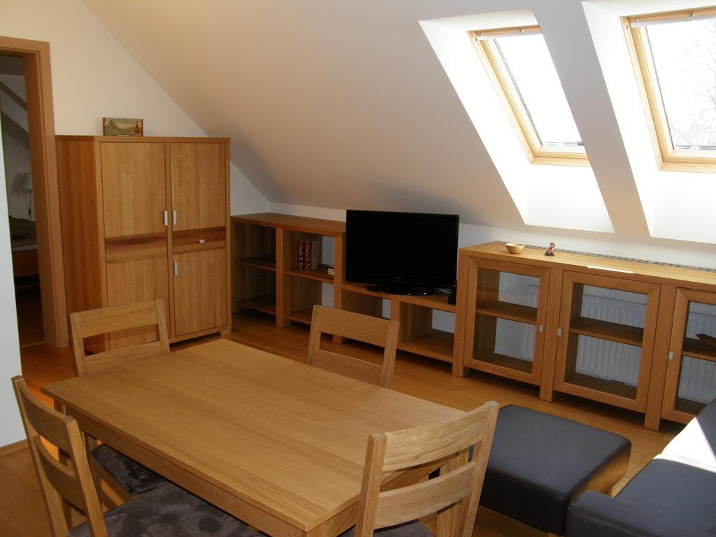 Apartments Vrdjan Cerknica Chambre photo